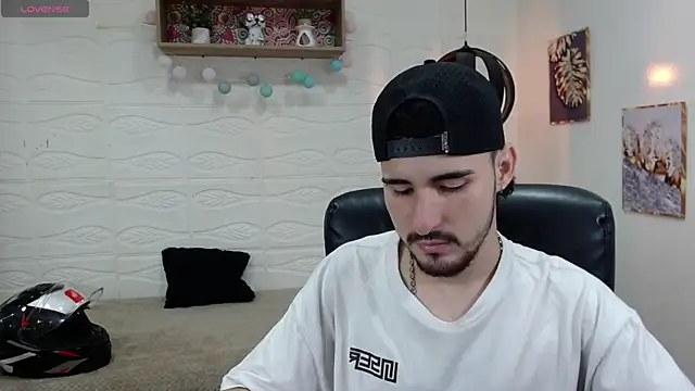 DmitriSanders online show from January 2025 09:17:01 PM