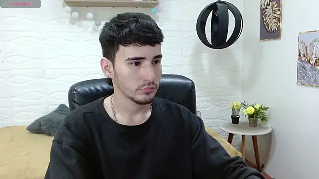 DmitriSanders online show from March 2025 08:04:01 PM