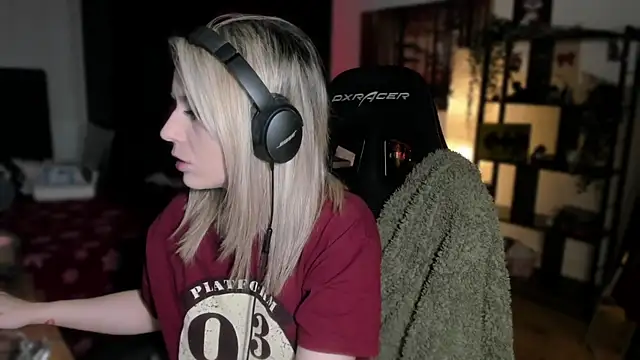 Lisaonthemoon online show from January 2025 11:09:01 PM