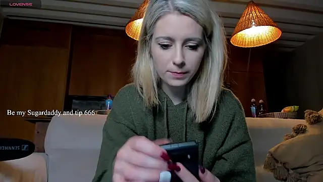 Lisaonthemoon online show from November 2025 05:35:01 PM