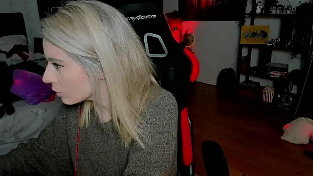 Lisaonthemoon online show from February 2026 06:13:02 PM