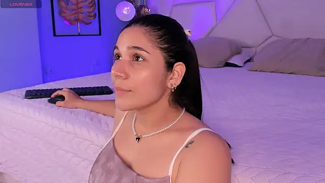 bellaa becca online show from November 2025 09:28:01 PM