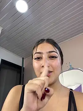 lili turner online show from December 2024 01:22:02 PM