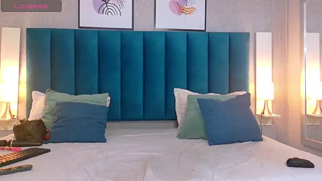 CheneellLorens online show from March 2025 07:43:02 PM