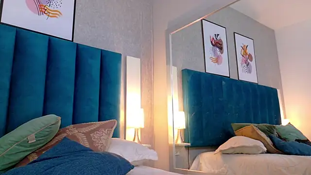 CheneellLorens online show from March 2025 08:22:01 PM