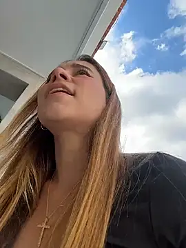 Lezy  online show from December 2025 07:53:02 PM