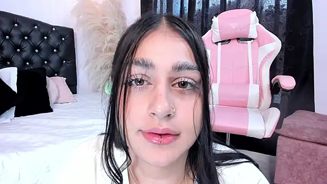 GabyRhodes online show from December 2024 04:29:02 PM