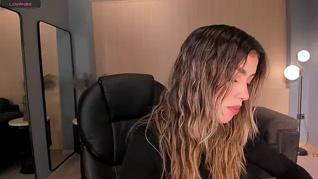 PaulinaSantos  online show from March 2025 07:17:01 PM