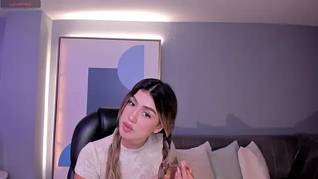 PaulinaSantos  online show from March 2025 07:17:01 PM