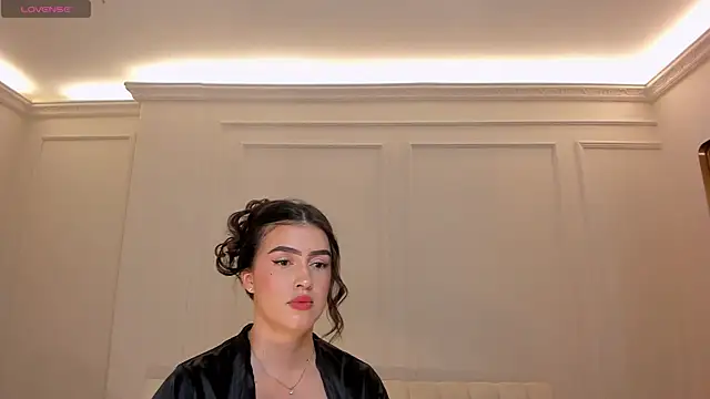 Snapshot of PaulinaSantos_ chatting on June 2026 07:24:01 PM PaulinaSantos online show from June 2026 07:24:01 PM