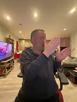 LondonTeffy online show from April 2026 09:17:02 PM