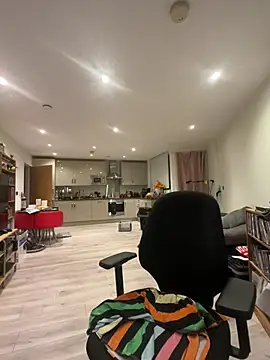 LondonTeffy online show from April 2026 09:09:02 PM