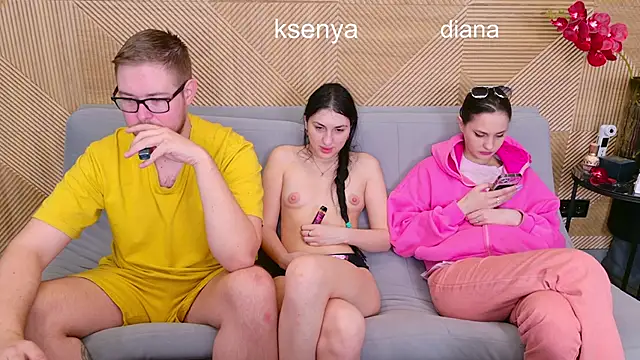 Ksenny online show from April 2026 06:28:02 AM