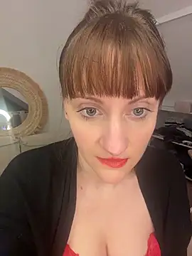 victoirenextdoor online show from December 2025 09:32:01 PM