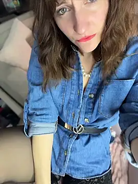 victoirenextdoor online show from April 2026 03:50:01 PM