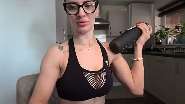 SweetMonicaUK online show from March 2026 10:32:02 AM