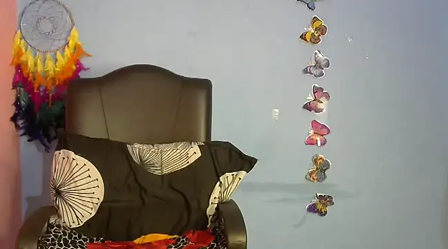 Snapshot of Black_cat_cutie chatting on December 2024 03:03:01 AM Black cat cutie online show from December 2024 03:03:01 AM