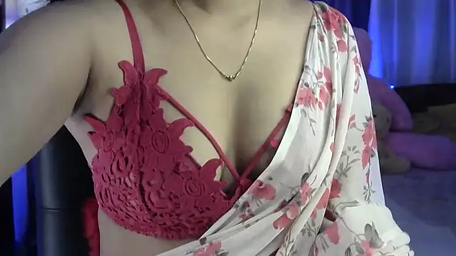 Snapshot of Black_cat_cutie chatting on October 2025 04:37:02 AM Black cat cutie online show from October 2025 04:37:02 AM