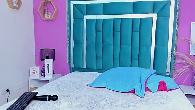 LORENSCOLLINS online show from January 2025 12:34:02 AM