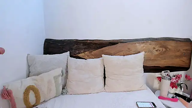 Abrilqueen online show from September 2025 02:44:02 PM