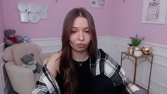 LucySkilar online show from December 2025 06:17:02 AM