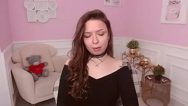 LucySkilar online show from April 2026 04:29:01 AM