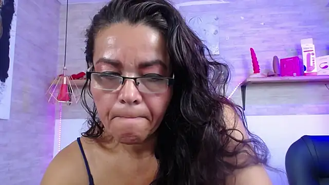 MaturePure online show from October 2025 01:06:01 AM