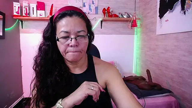 MaturePure online show from November 2025 09:00:02 PM