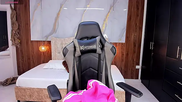 mia 18v online show from March 2025 08:29:02 PM