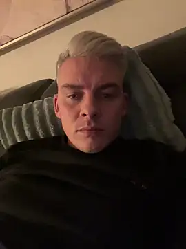 Snapshot of Paule19cm chatting on December 2024 10:57:02 PM Paule19cm online show from December 2024 10:57:02 PM