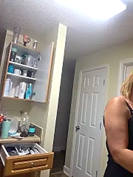 Snapshot of Dixiefaye_Pika chatting on April 2026 10:44:01 PM Dixiefaye Pika online show from April 2026 10:44:01 PM