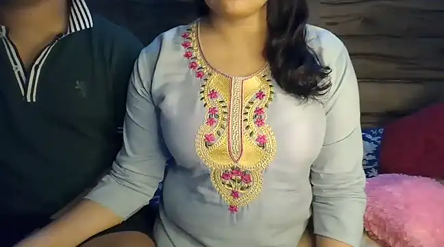 Trezza online show from February 2025 08:42:02 PM