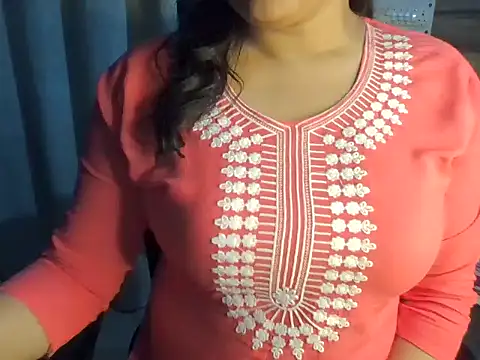 Trezza online show from March 2025 11:45:01 PM