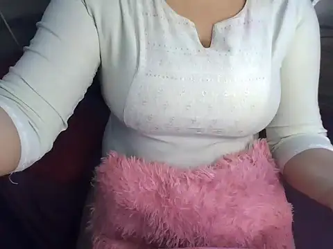 Trezza online show from February 2026 09:22:01 PM