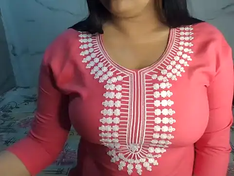 Snapshot of Trezza chatting on April 2026 07:17:02 PM Trezza online show from April 2026 07:17:02 PM