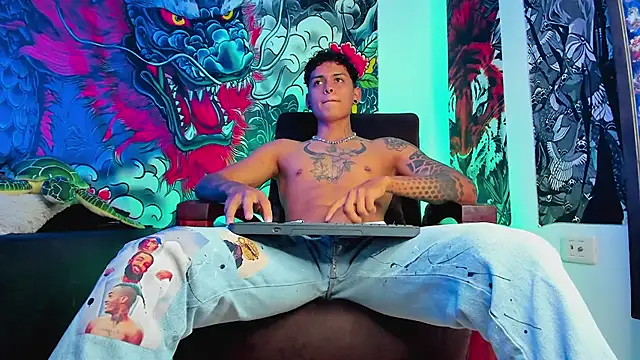 Maxi Gray online show from September 2025 05:40:01 AM