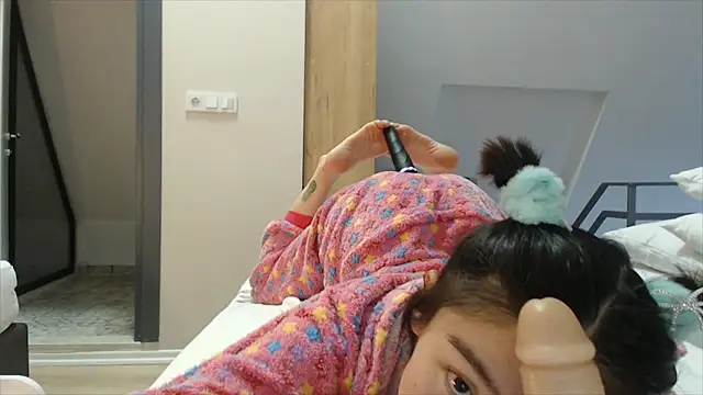 Kunimitsuu  online show from January 2025 03:22:01 AM