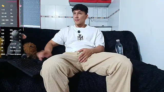 Snapshot of jacques_cardiet chatting on April 2026 02:41:01 PM jacques cardiet online show from April 2026 02:41:01 PM