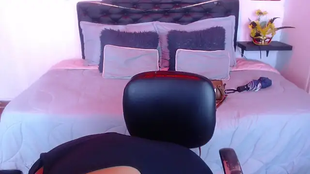 Dominik girl online show from September 2025 07:47:02 PM