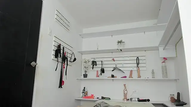 Snapshot of Alejandra_Dunn chatting on October 2025 01:42:01 PM Alejandra Dunn online show from October 2025 01:42:01 PM