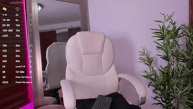 Irina bx online show from November 2025 08:32:01 PM