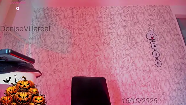 Snapshot of DeniseVillareal chatting on October 2025 10:22:02 PM DeniseVillareal online show from October 2025 10:22:02 PM