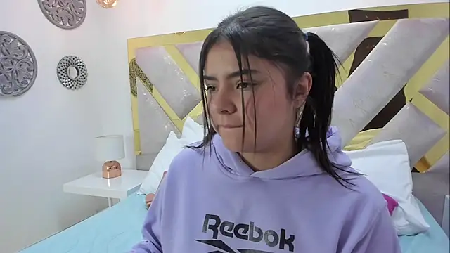 Oriana Guzman online show from January 2025 05:42:02 PM