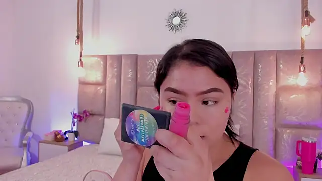 Snapshot of Oriana_Guzman chatting on July 2026 12:37:02 AM Oriana Guzman online show from July 2026 12:37:02 AM