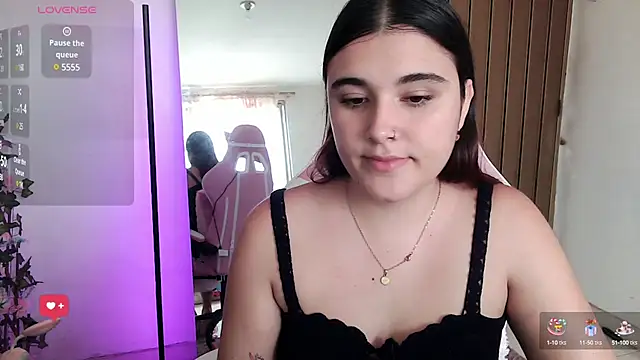 Magic-Smilee online show from February 2025 03:05:01 PM