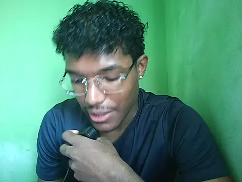 Snapshot of Oliveira2344 chatting on April 2026 01:25:02 PM Oliveira2344 online show from April 2026 01:25:02 PM