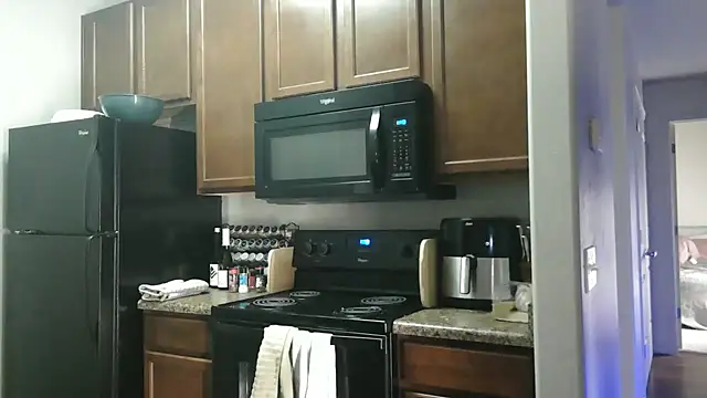 NatalieKneals online show from February 2025 06:51:01 AM