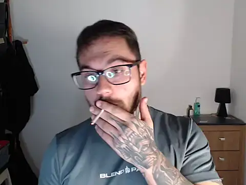 Snapshot of clark_r chatting on March 2026 01:00:01 AM clark r online show from March 2026 01:00:01 AM