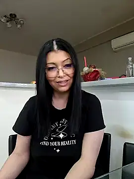 Milf Abigail online show from March 2025 06:27:01 AM