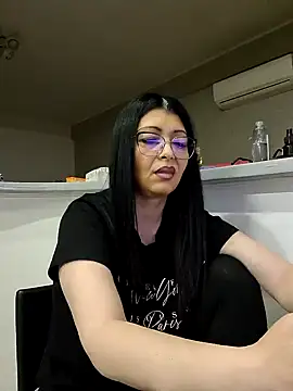 Milf Abigail online show from March 2025 04:20:02 AM